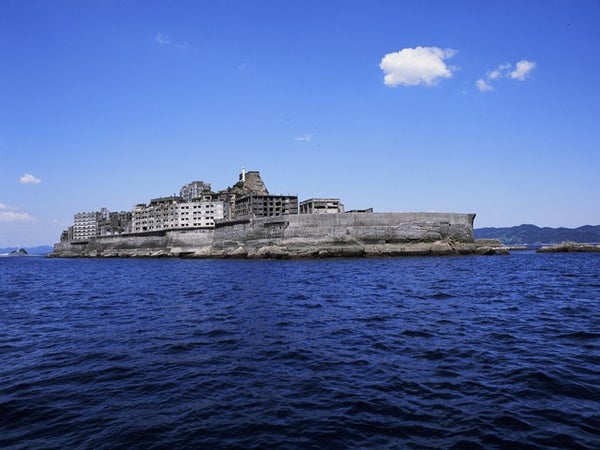 ■今話題の軍艦島!日本の近代化を支えた世界遺産・端島(はしま)の歴史と魅力を学ぶ【軍艦島上陸周遊クルーズ半日ツアー付(2日目午前)】長崎3泊4日2